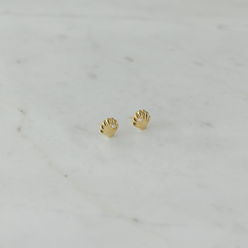 Sophie Super She Shell Studs - Gold